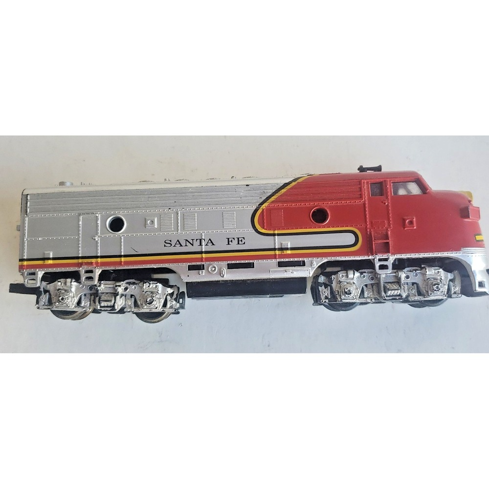 Santa Fe Locomotive Runs #20103 Train size 7 inch Model Train electric